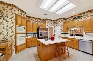 2827 Timber Briar Cir, Houston, TX 77059 - Photo 9