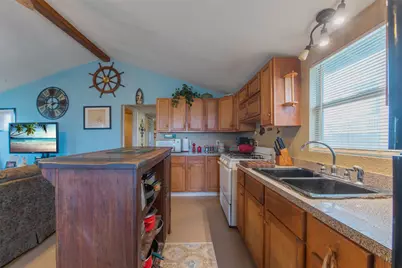 7030 Terrasso Drive, Hitchcock, TX 77563 - Photo 13