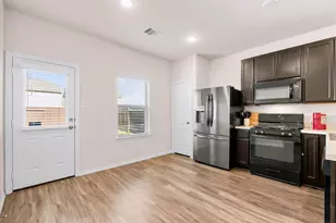 9731 Colsterdale Ct, Houston, TX 77044 - Photo 5
