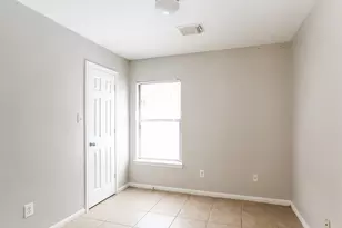 2935 La Estancia Ln, Houston, TX 77093 - Photo 9