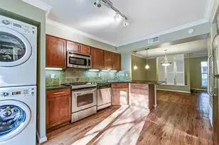 10220 Memorial Dr, Houston, TX 77024 - Photo 3