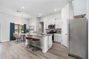 10 Keystone Ct, Angleton, TX 77515 - Photo 23