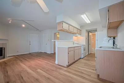 2750 Holly Hall Street #910, Houston, TX 77054 - Photo 9