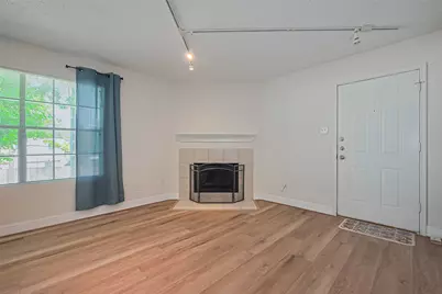 2750 Holly Hall Street #910, Houston, TX 77054 - Photo 3