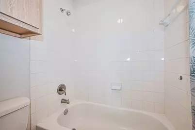 2750 Holly Hall Street #910, Houston, TX 77054 - Photo 27