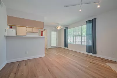 2750 Holly Hall Street #910, Houston, TX 77054 - Photo 5