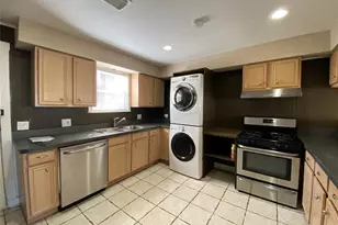 1110 E 27th St, Houston, TX 77009 - Photo 11