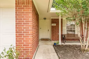 2307 Old Oak Ln, Houston, TX 77339 - Photo 5