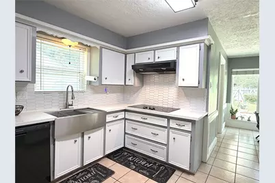 1402 Trailwood Village Drive, Houston, TX 77339 - Photo 5