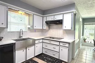 1402 Trailwood Village Dr, Houston, TX 77339 - Photo 5