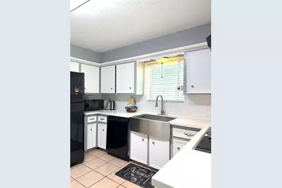1402 Trailwood Village Drive, Houston, TX 77339 - Photo 7