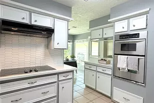 1402 Trailwood Village Dr, Houston, TX 77339 - Photo 7