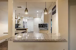 6825 Appleton St, Houston, TX 77022 - Photo 9