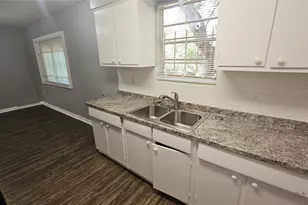 10806 Safeguard St, Houston, TX 77047 - Photo 5