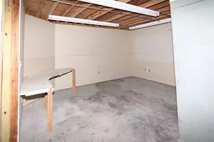 702 Upton Ave, Schulenburg, TX 78956 - Photo 15