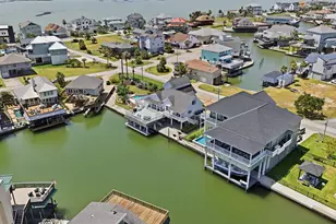 208 Coconut St, Tiki Island, TX 77554 - Photo 31