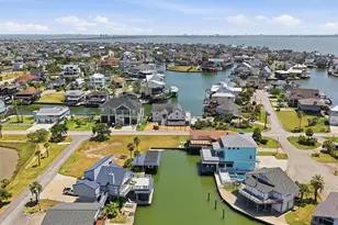208 Coconut St, Tiki Island, TX 77554 - Photo 29