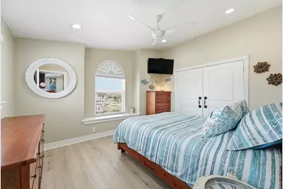 208 Coconut Street, Tiki Island, TX 77554 - Photo 17