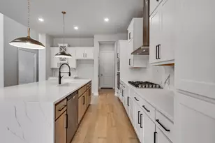 9106 Basilica Ln, Manvel, TX 77578 - Photo 11