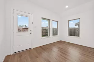 1410 Cecilia Vines Dr, Conroe, TX 77301 - Photo 21