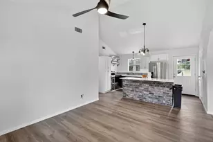 27540 Foxwood Dr, Waller, TX 77484 - Photo 7