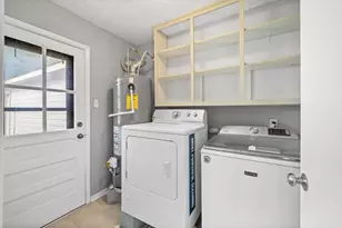 12235 Alston Dr, Meadows Place, TX 77477 - Photo 9