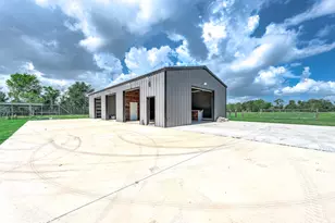 16610 Meadow Ln, Danbury, TX 77534 - Photo 33