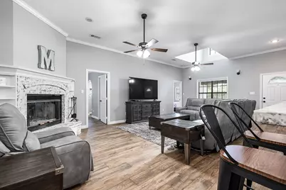 16610 Meadow Lane, Danbury, TX 77534 - Photo 7