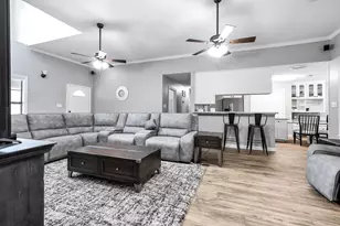 16610 Meadow Ln, Danbury, TX 77534 - Photo 9