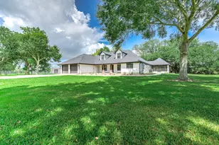 16610 Meadow Ln, Danbury, TX 77534 - Photo 3
