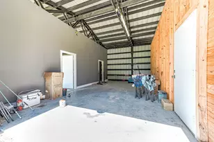16610 Meadow Ln, Danbury, TX 77534 - Photo 35