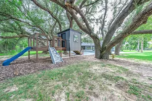 16610 Meadow Ln, Danbury, TX 77534 - Photo 41