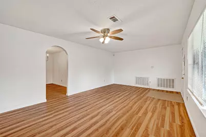 7426 Miley Street, Houston, TX 77028 - Photo 5