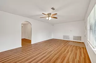 7426 Miley St, Houston, TX 77028 - Photo 5