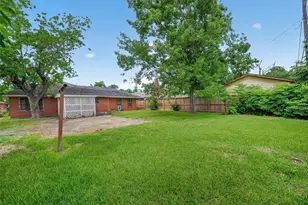 7426 Miley St, Houston, TX 77028 - Photo 25