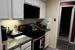 8210 Twin Tree Ln, Houston, TX 77071 - Photo 7