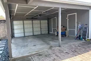 8210 Twin Tree Ln, Houston, TX 77071 - Photo 21