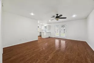9642 Judalon Ln, Houston, TX 77063 - Photo 7
