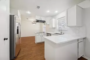 9642 Judalon Ln, Houston, TX 77063 - Photo 9