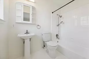 9642 Judalon Ln, Houston, TX 77063 - Photo 17