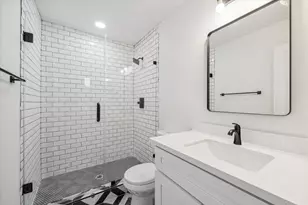 306 E 40th 1/2 St, Houston, TX 77018 - Photo 9