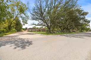 1450 Mesquite St, Houston, TX 77093 - Photo 5