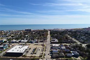 2219 45th St, Galveston, TX 77550 - Photo 13