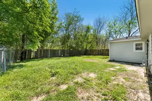 7725 St Lo Rd, Houston, TX 77033 - Photo 25
