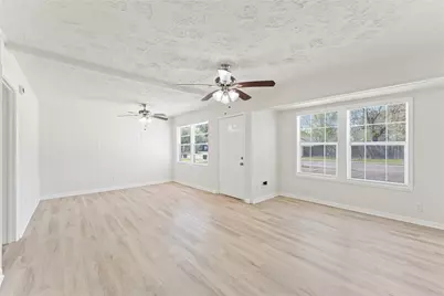 7725 St Lo Road, Houston, TX 77033 - Photo 5