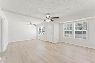 7725 St Lo Rd, Houston, TX 77033 - Photo 5