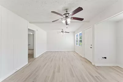 7725 St Lo Road, Houston, TX 77033 - Photo 7