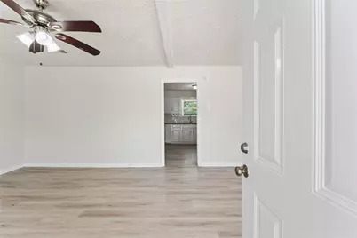 7725 St Lo Road, Houston, TX 77033 - Photo 7