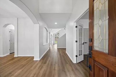 9127 Stoneleigh Drive, Sugar Land, TX 77479 - Photo 5