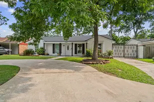 10011 Westview Dr, Houston, TX 77055 - Photo 13